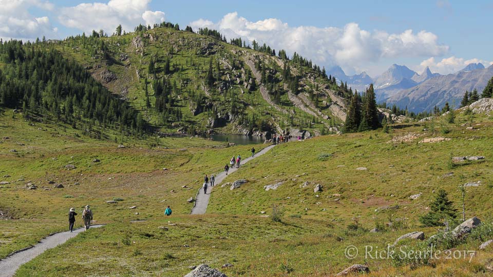 Tourists on Trail to Rock Isle Lake Banff NP